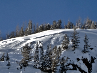 Avalanche near Round Lake